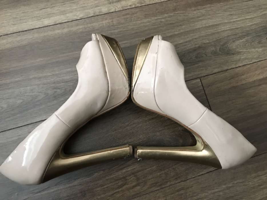 Vendo Sapato salto alto