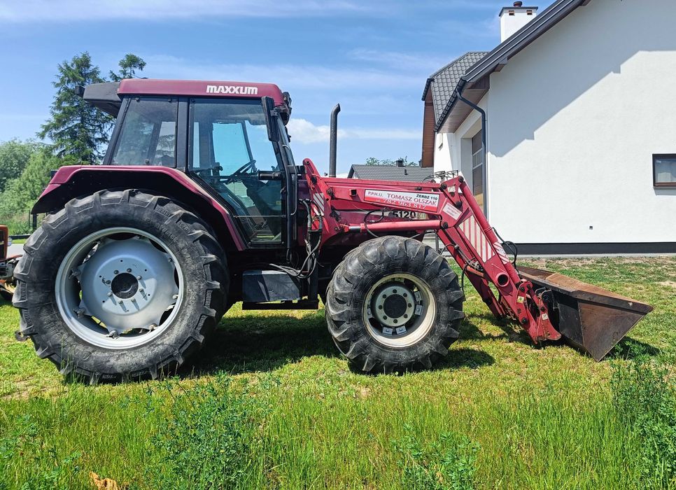 Ciągnik Case 5120 z ładowaczem czołowym