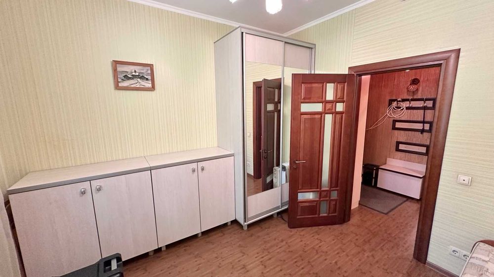 Без% Фото реальні 3к (або 2к за27тис) розд Липки м Печерська Кловська