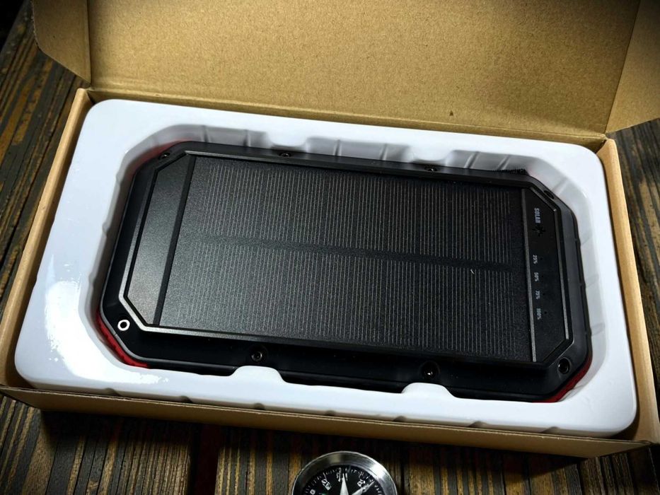 Powerbank de 30000mAh com painel solar, lanternas LED e carregamento sem fios