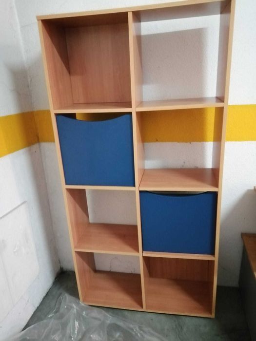 Secretaria e Estante