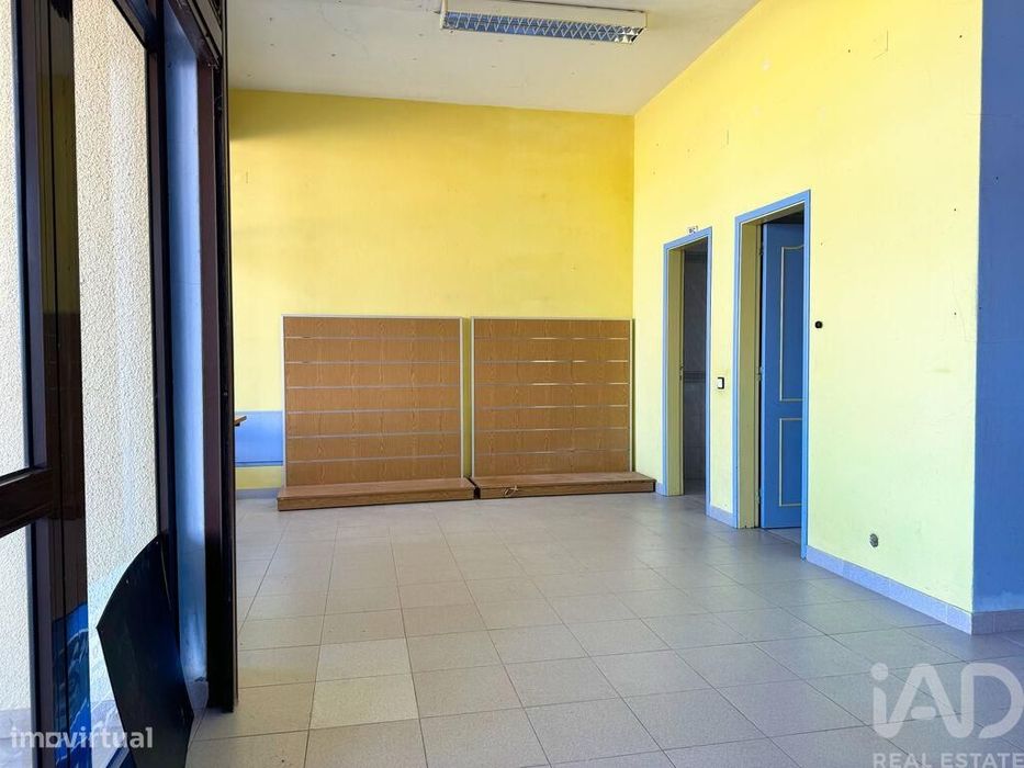 Loja / Estabelecimento Comercial em Vieira de Leiria de 101,00 m2