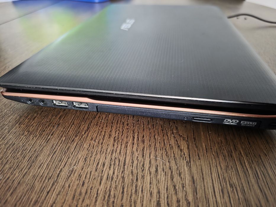 Portátil Asus i5 excelente estado estético