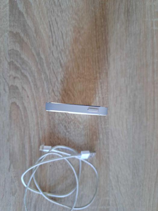 iPod 5. 16Gb Silver б/у.