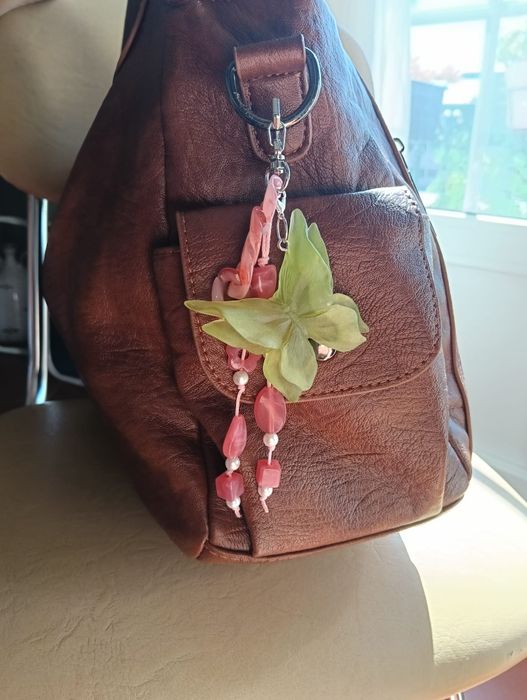 Bag charm artesanal borboleta