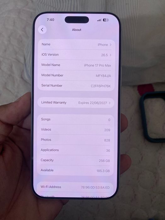iPhone 17 Pro Max — Como Novo