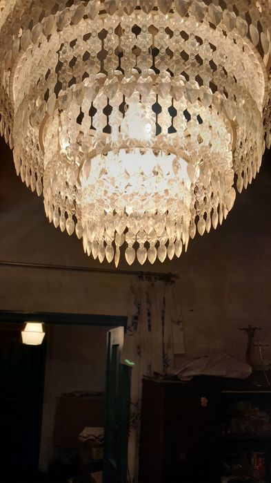 Люстра очень редкий случай!