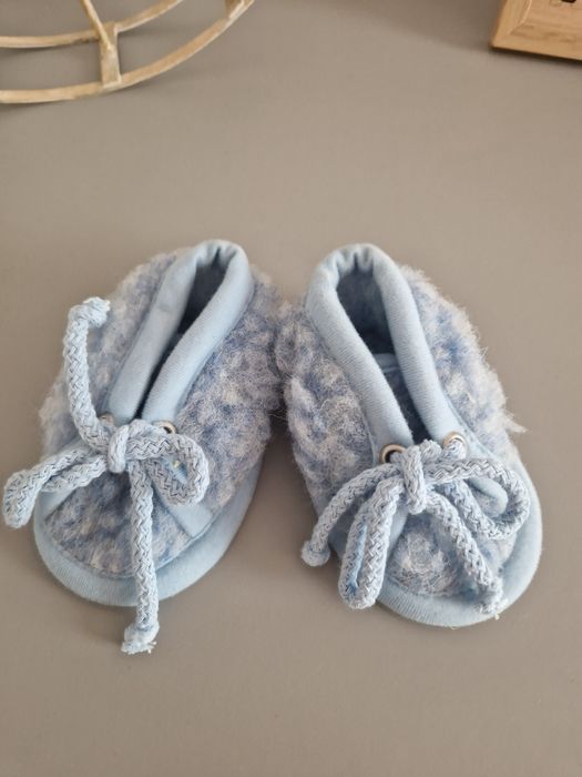 Bamboszki niemowlęce wełniane