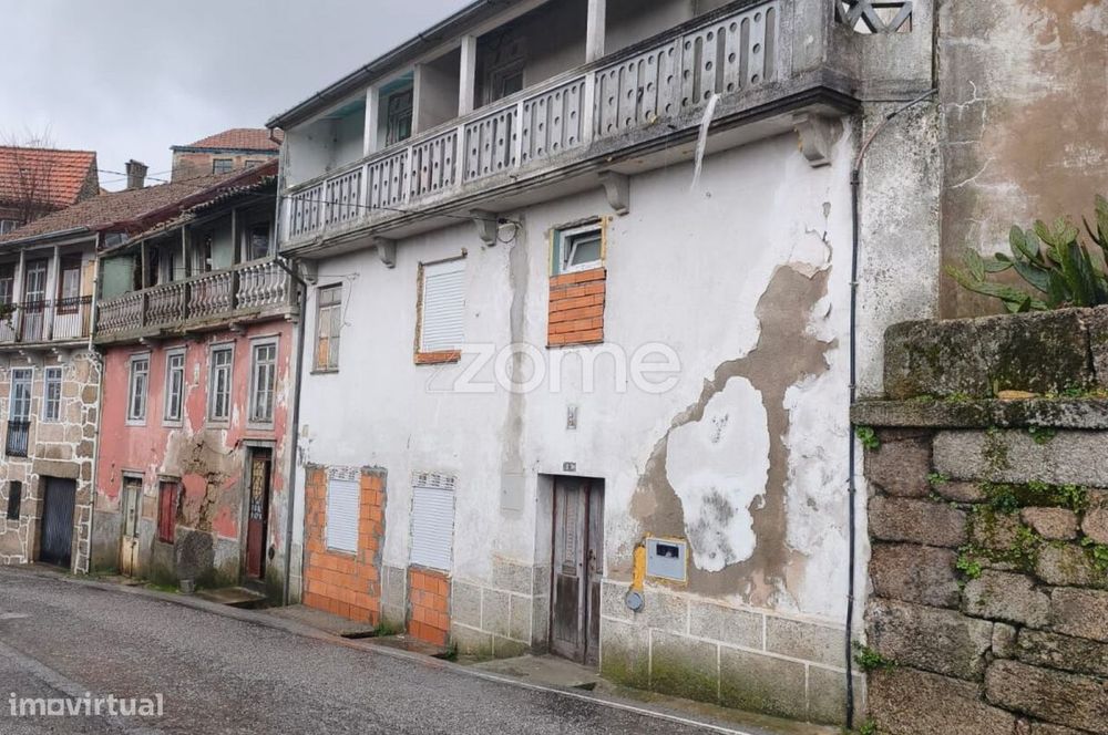 Moradia em banda | São Romão, Seia