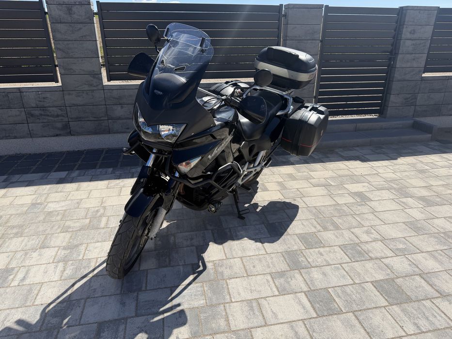 Honda Varadero XL 1000 kufry Givi