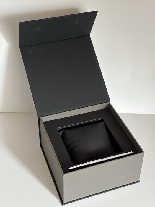 oryginalne pudełko na zegarek Zadig & Voltaire