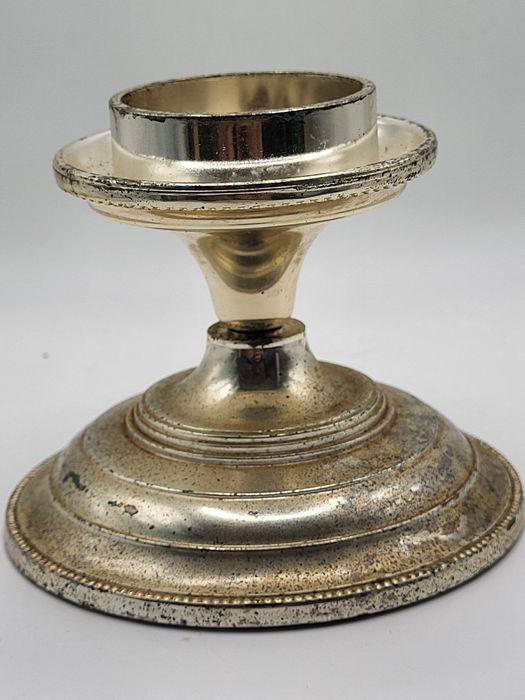 Posrebrzany świecznik