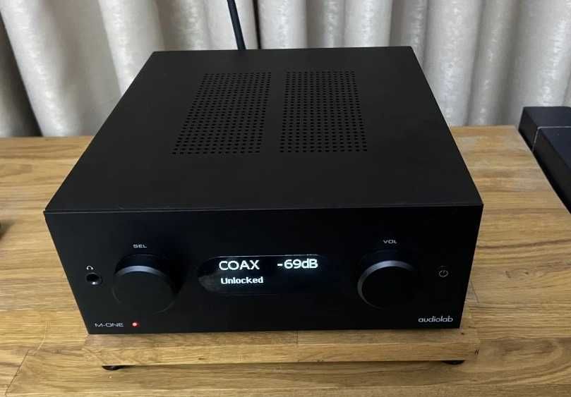 Підсилювач Audiolab M-ONE