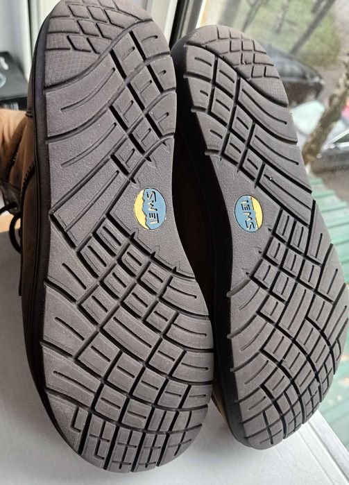 Ботинки водонепроницаемые для скалолазания и туризма Lems Boulder