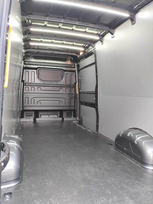 Zabudowa podłogi i ścian VW Crafter / MAN TGE L4H3