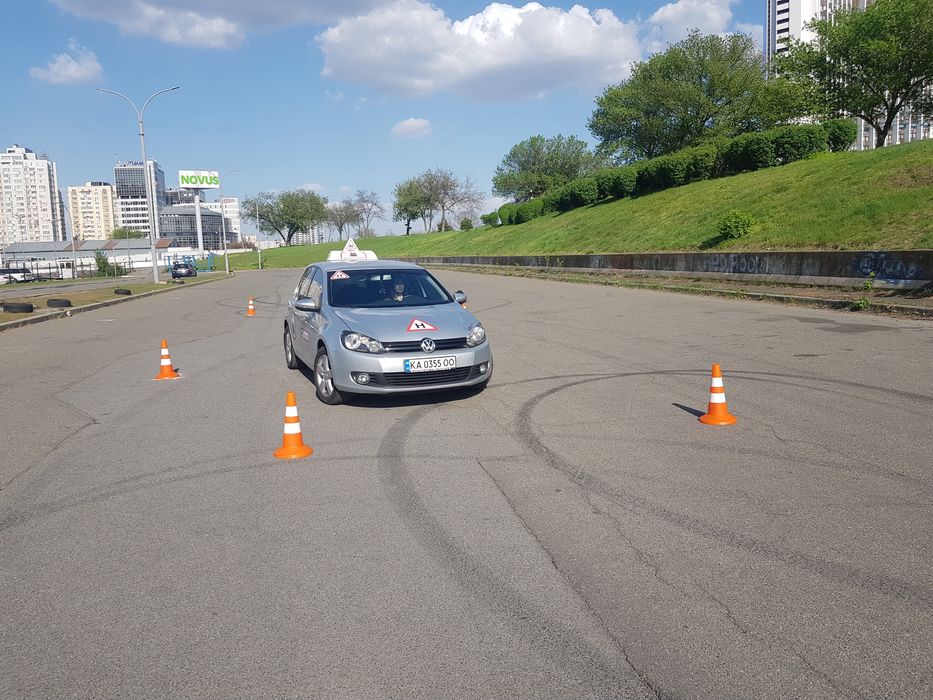 Приватний автоінструктор