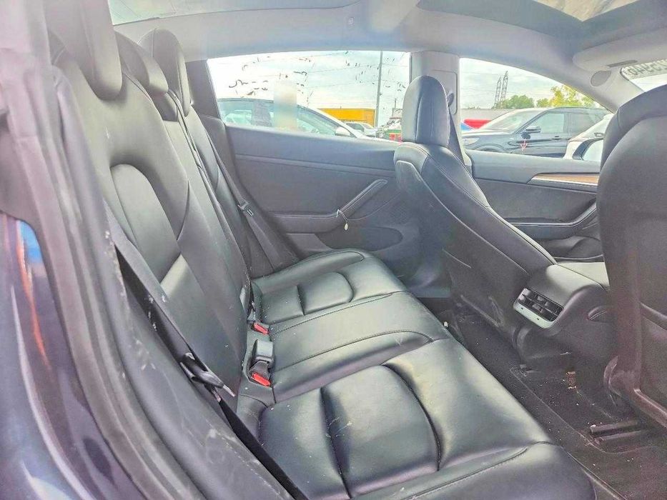 Tesla Model 3 2021;