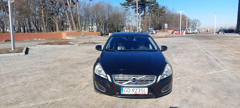 VOLVO V60 D2 Momentum 2012
