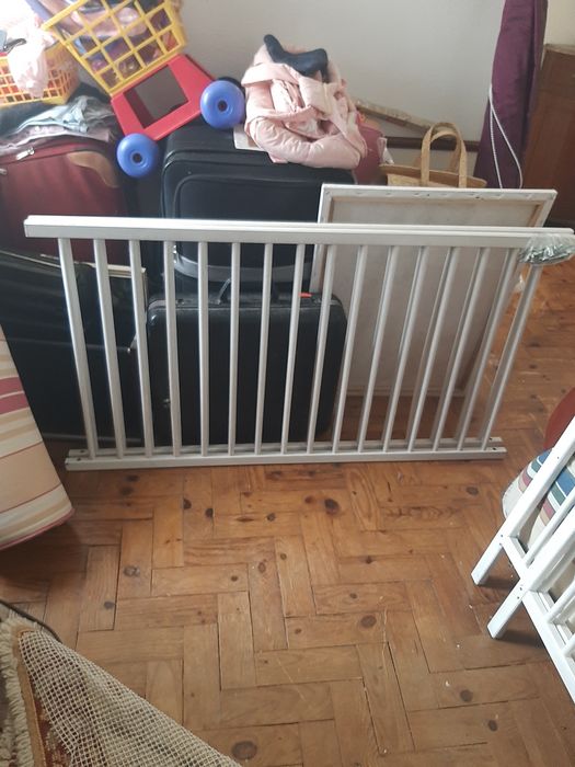 Cama  /  BERÇO  cor Branca para  Bebé