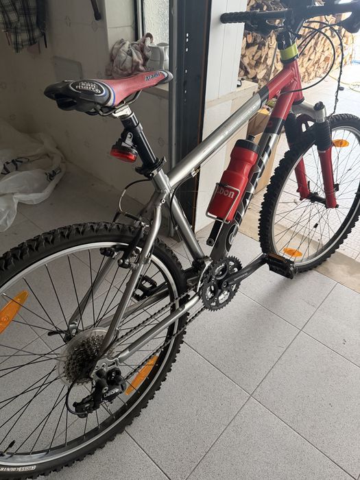 Bicicleta Giant Terrago para BTT