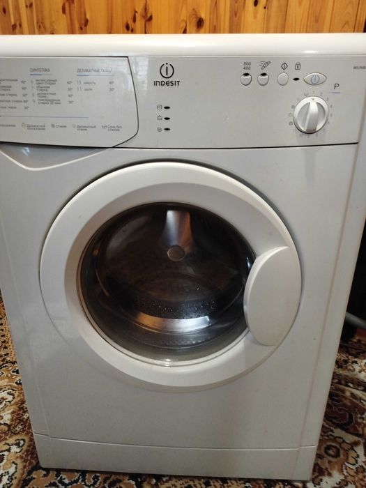 Стиральная машина  indesit wiun80