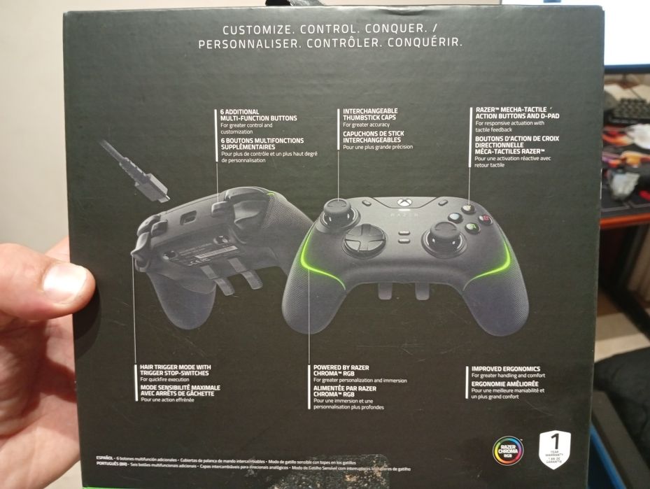 Comando Razer Wolverine V2 Chroma