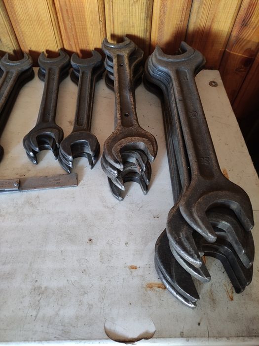 Ключи гаечные, слесарный инструмент