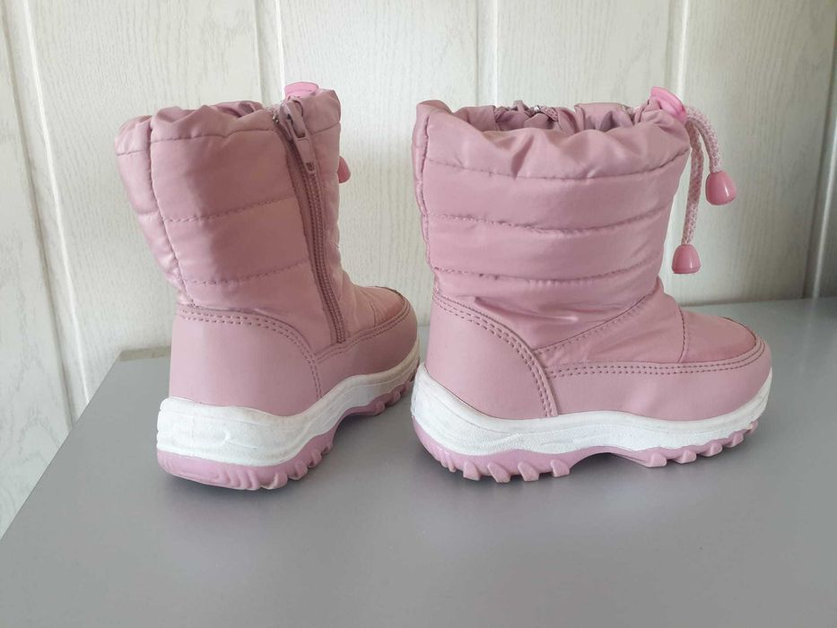 Buty śniegowce ocieplane puder róż Sinsay 24