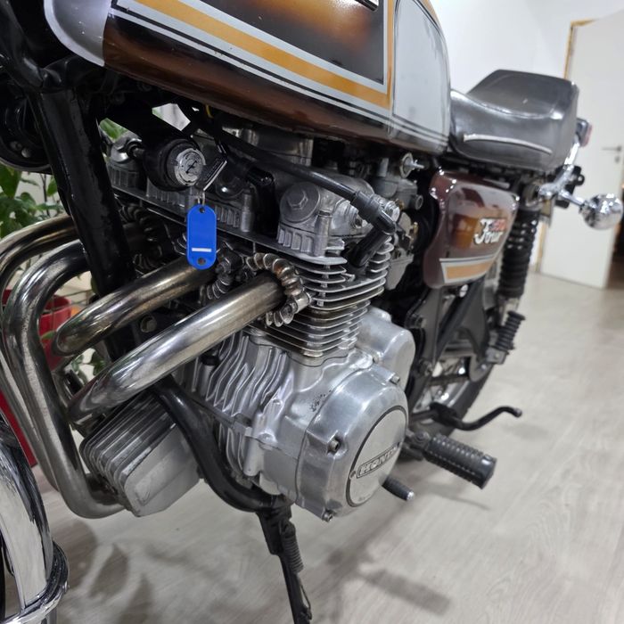 CB 350 FOUR restaurada