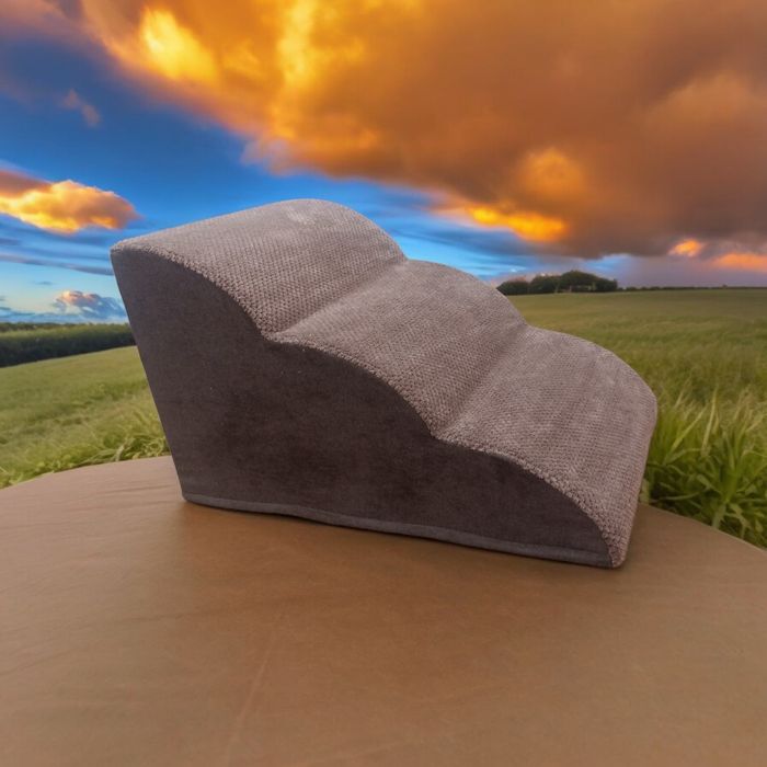 Продам лесенку-пандус для таксы и других маленьких собак