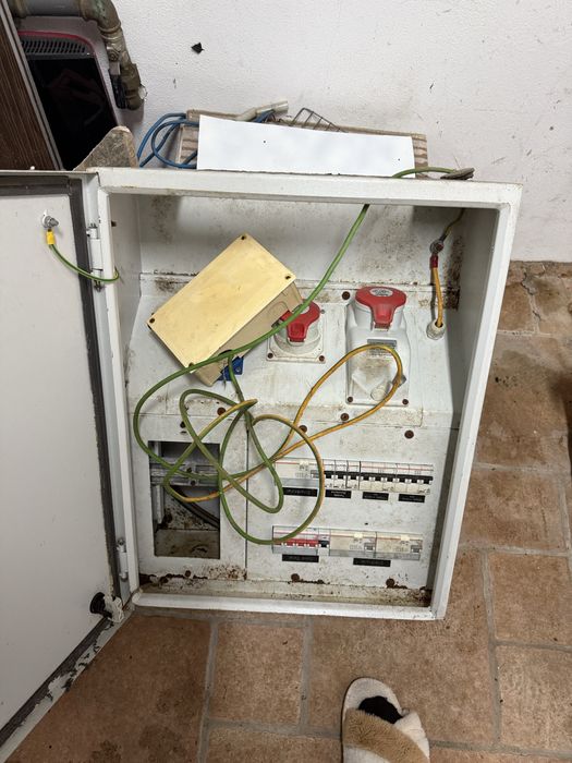 Quadro eletrico usado