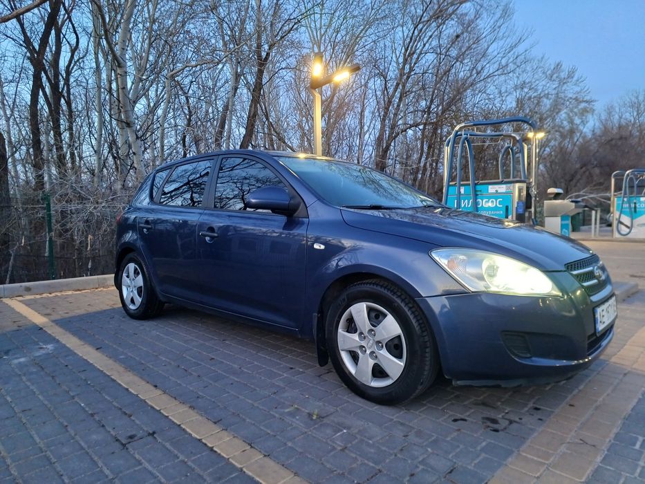 Продам надійне авто Кіа Ceed 1.6 газ/бенз 2008р
