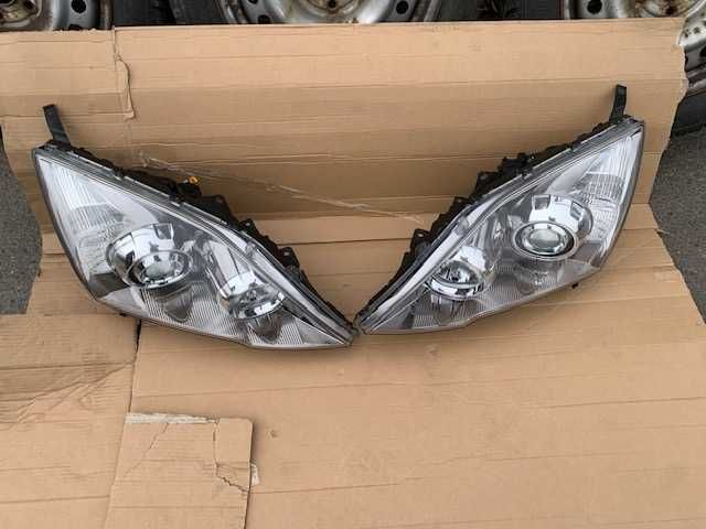 Honda CR-V III 2007- Lampa Przód Przednia Xenon Skrętny