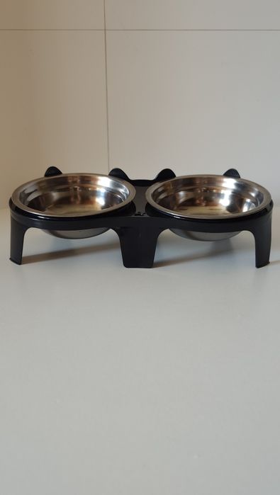 Taça para comida de gato com base plastico