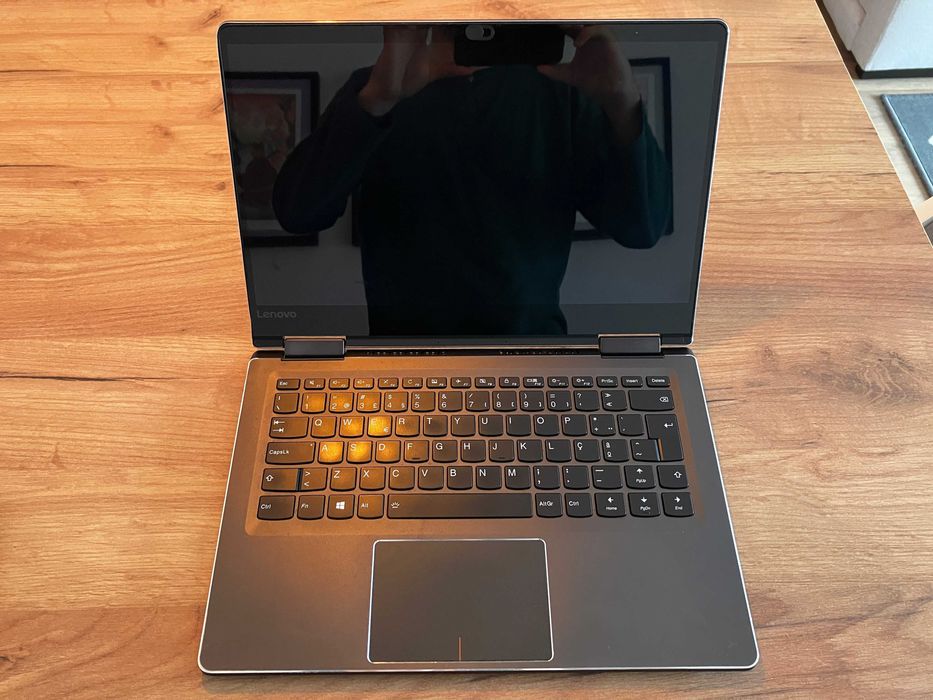Lenovo Yoga - 14"