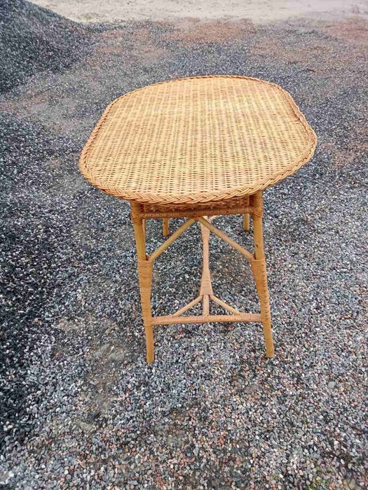 Стол с лозы- 2500грн