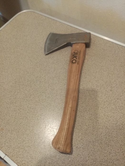 Топор с ручкой "традиционный. "