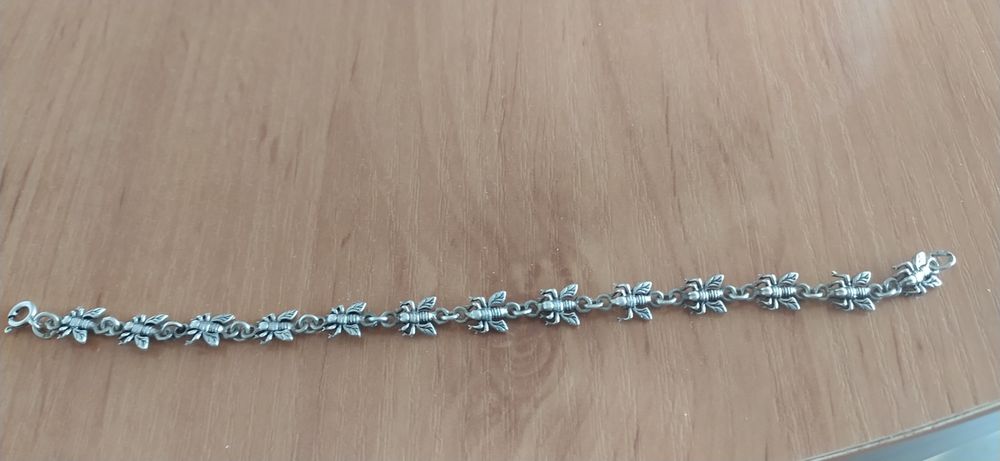 Bransoletka,bardzo urokliwa, małe muszki