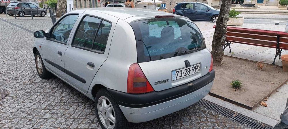 Rensult Clio usado 2001