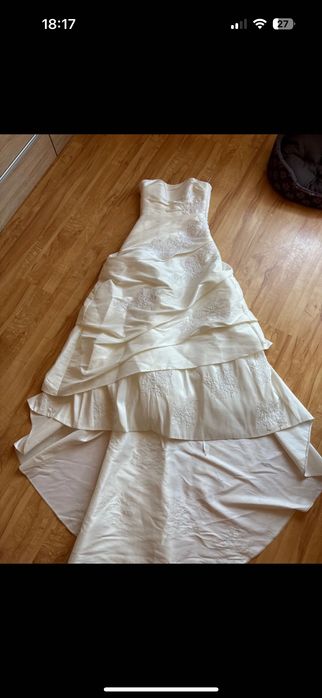 Suknia ślubna z długim trenem, strój okazyjny, imprezowy