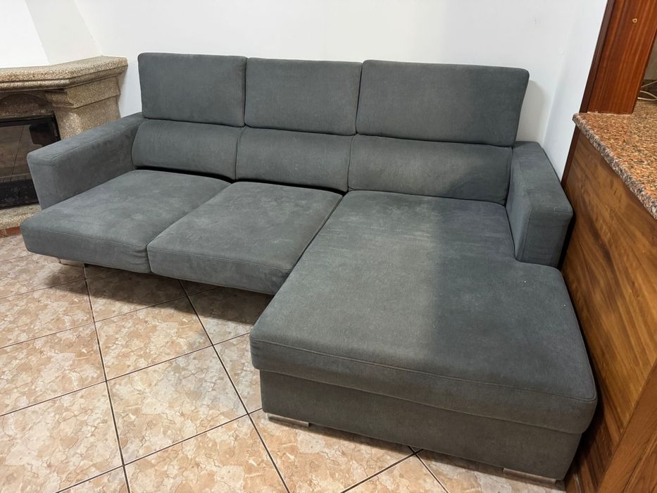 Sofa com chaise longue