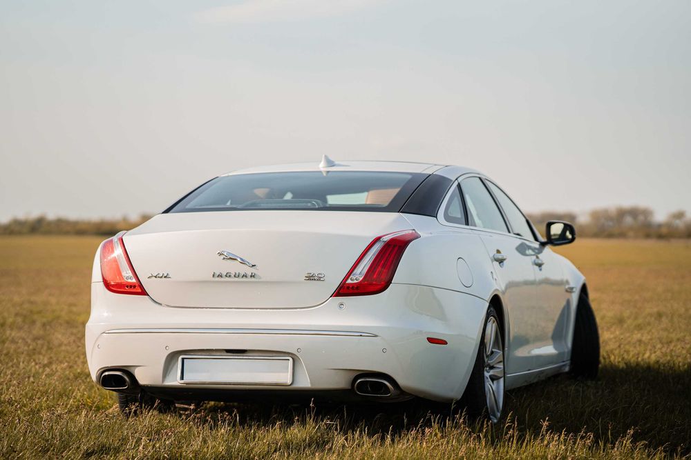 Jaguar auto samochód do ślubu Warszawa i okolice