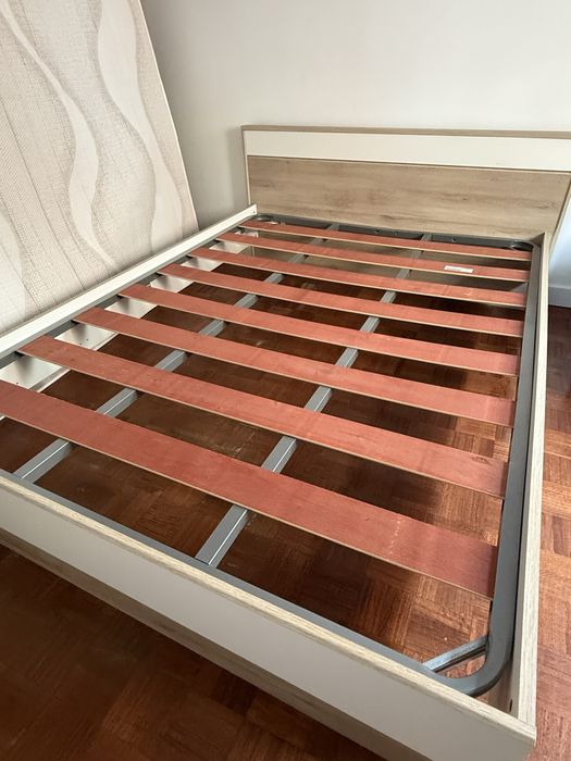 Cama de Casal com Colchão – Pronta a Transportar