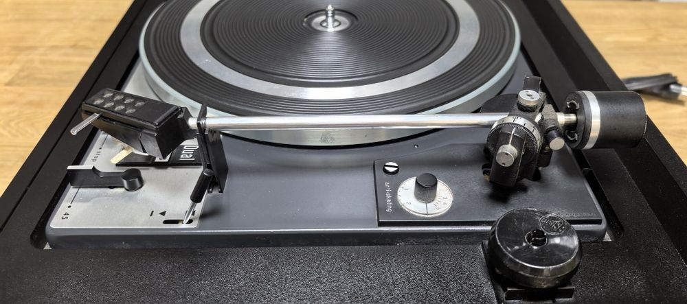 Вініловий програвач Dual 1228
