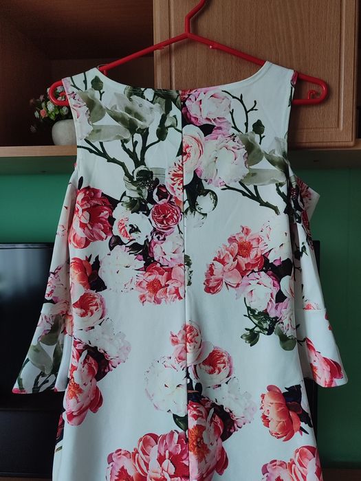 Продам квітчасту сукню