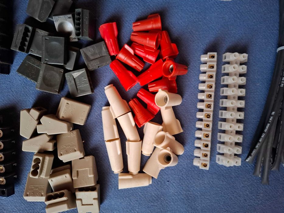 Electrical Wire Connectors64172208301314122