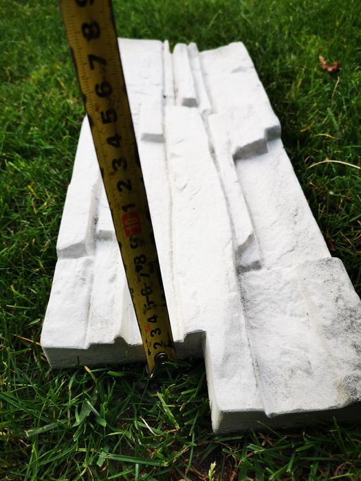 Formy płytek ściennych i daszki dwuspadowe 15 zł szt.