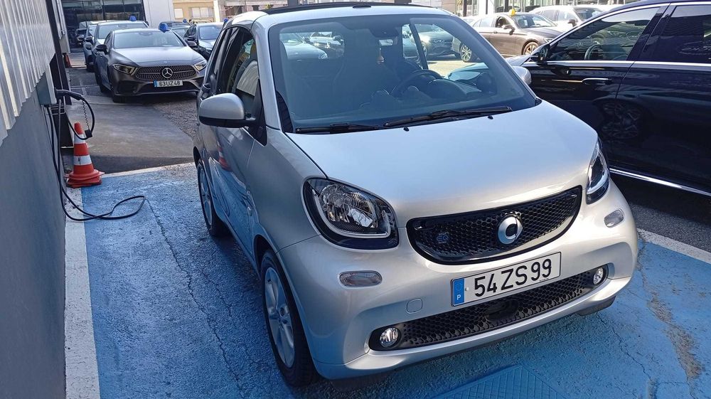 SMART Fortwo Cabrio 2020 - Leia a descrição
