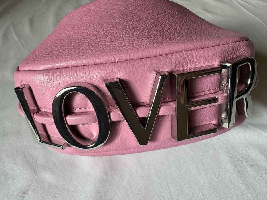 Стильна маленька сумочка.