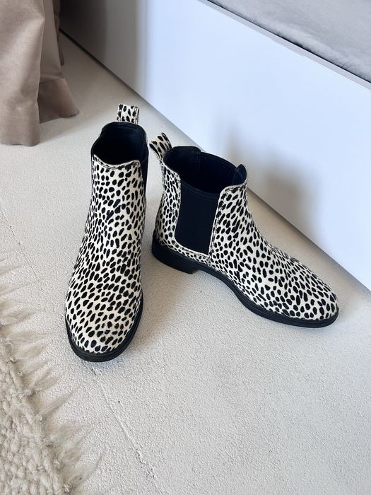 Продам чоботи Clarks